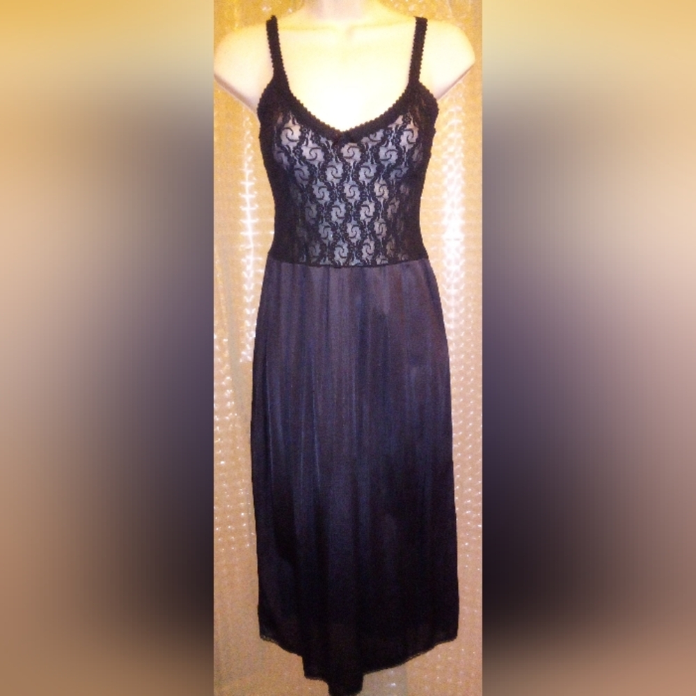Bestform Ladies Black Floral Motif Slip Size 34 Pinup Photography